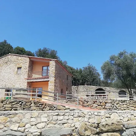 Met Country house Llora